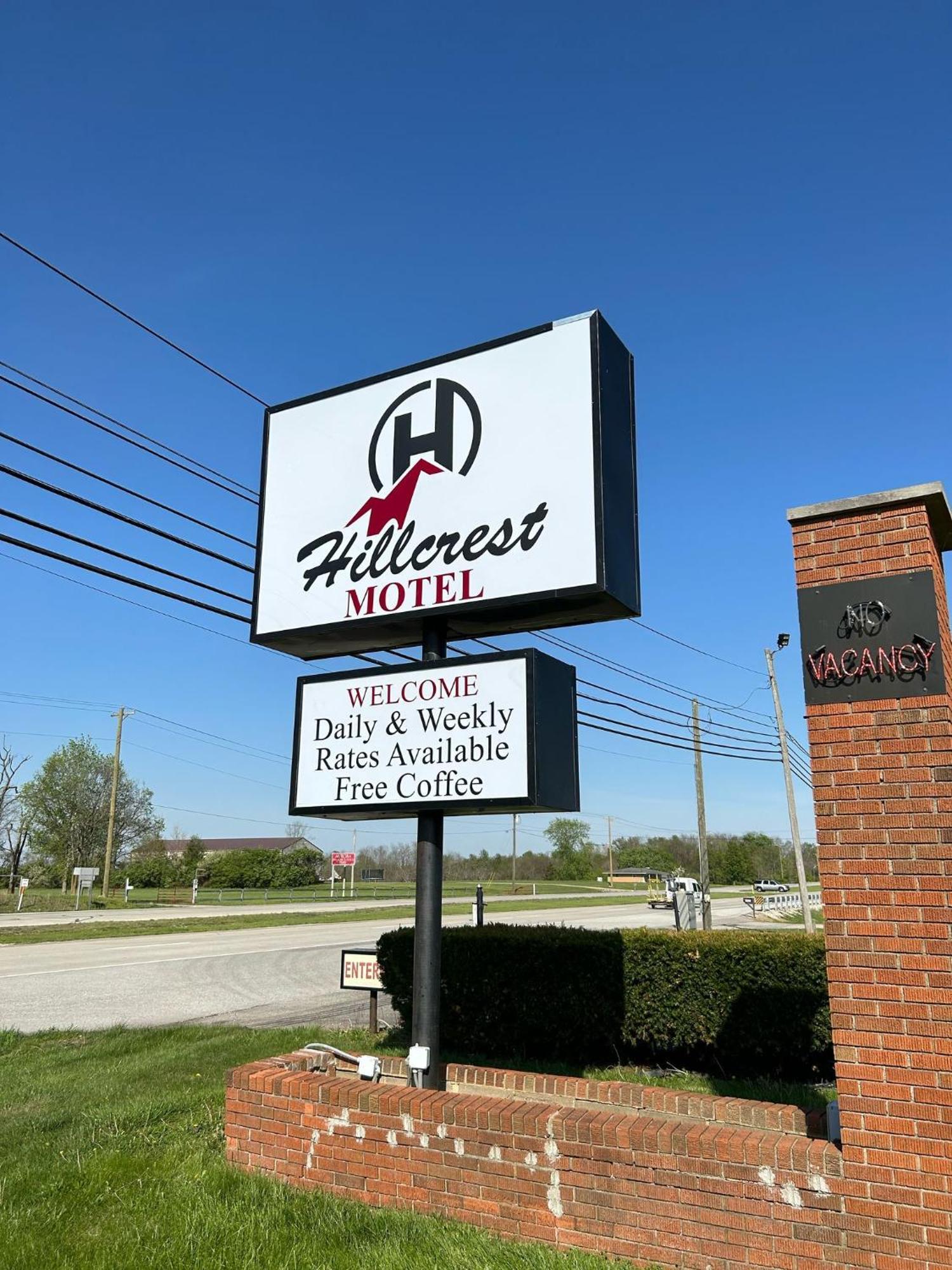 Hillcrest Motel By Oyo Aurora Near Lawrenceburg Exterior photo