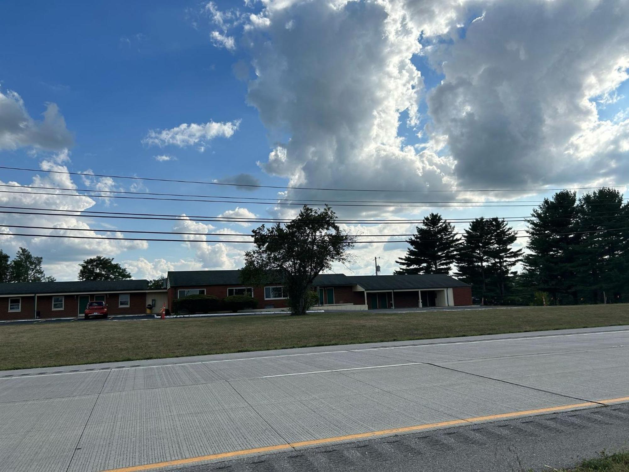 Hillcrest Motel By Oyo Aurora Near Lawrenceburg Exterior photo